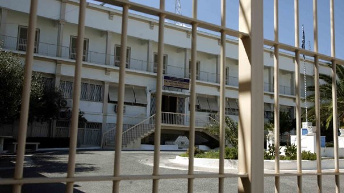 Δεν μπαίνουν στα κελιά τους οι κρατούμενες των φυλακών Κορυδαλλού λόγω ΧΑ 